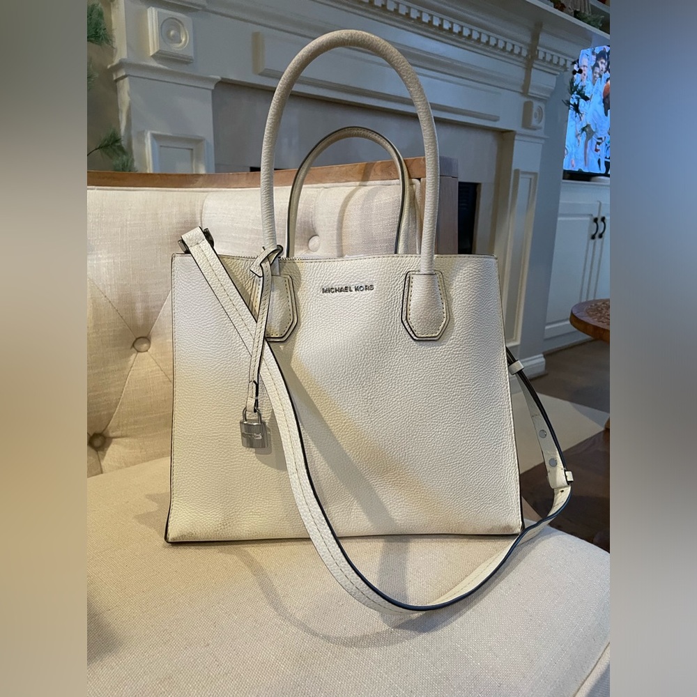White Michael Kors bag